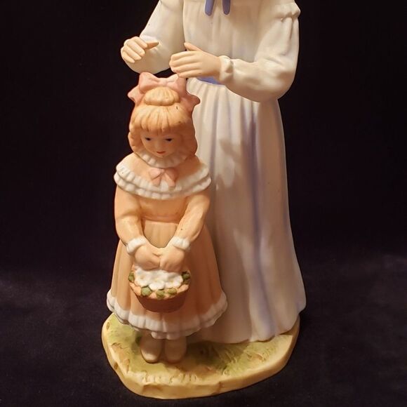 Vintage Homco Mother & Daughter Porcelain Figurine - Picture 3 of 7